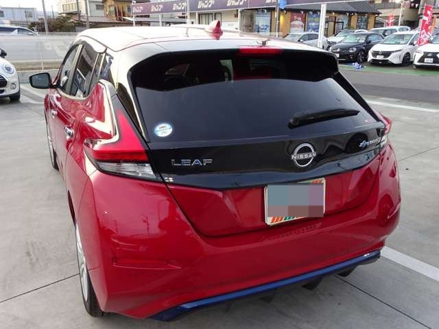 2022 NISSAN LEAF S